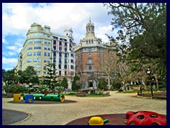 Parterre Garden (Jardin de Parterre) towards Centro Cultural Bancaja